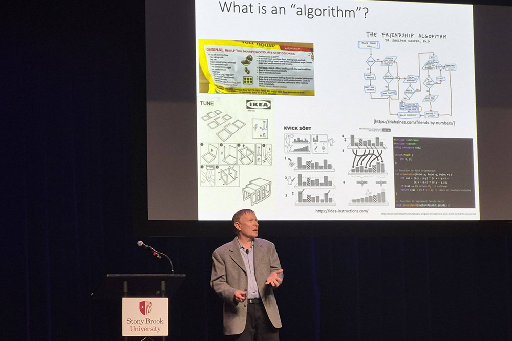 Joseph Mitchell, SUNY distinguished professor and chair of the Department of Applied Mathematics and Statistics, delivers “A Case for Algorithms: A Computational Geometer’s Perspective” at the Provost’s Lecture Series.